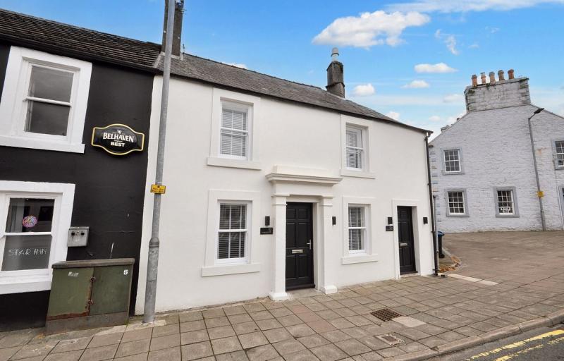 Photograph of Property for rent - 12a Dashwood Square, Newton Stewart